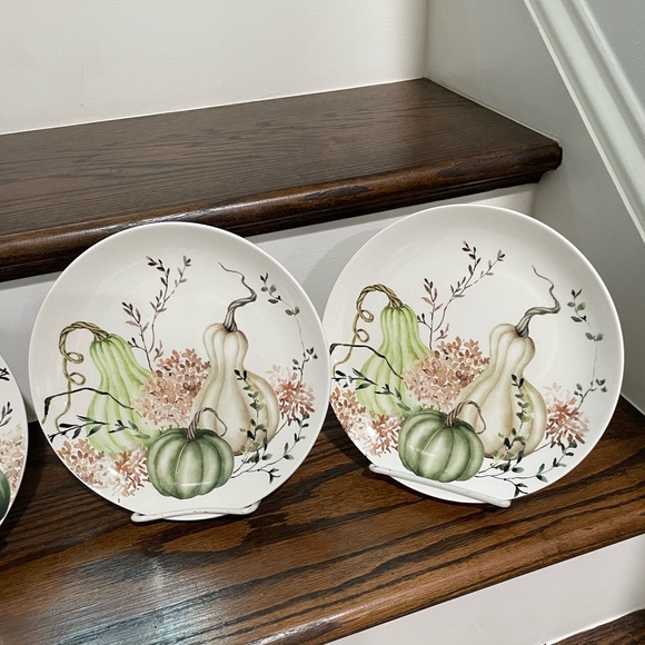 POTTER’S STUDIO 2023 FALL-WATERCOLOR  PUMPKIN / GOURD SIDE DISHES
Set of 4 - Picture 3 of 4
